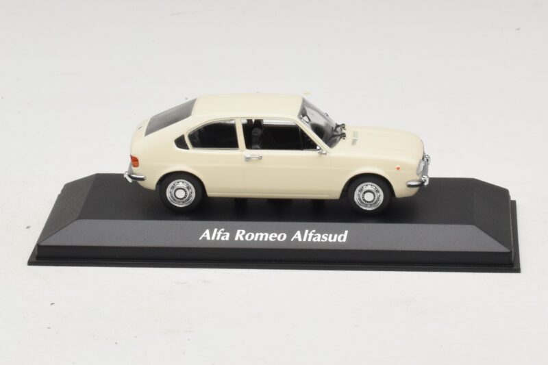 Alfa Romeo Alfasud Biały Maxichamps 1:43 Alfa Romeo Alfasud Biały Maxichamps 1:43 940120101 Metal