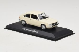 Alfa Romeo Alfasud Biały Maxichamps 1:43 940120101 Metal — zdjęcie 3 z 5