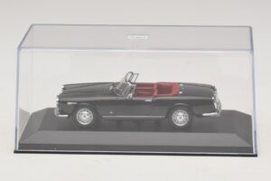 Alfa Romeo Giulia Spider Czarny Minichamps 1:43 400120730 Metal — zdjęcie 4 z 5