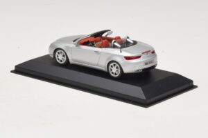 Alfa Romeo Giulia Spider Srebrny Minichamps 1:43 400120731 Metal — zdjęcie 3 z 5