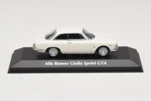 Alfa Romeo Giulia Sprint GTA Biały Maxichamps 1:43 940120441 Metal