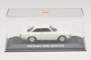 Alfa Romeo Giulia Sprint GTA Biały Maxichamps 1:43 940120441 Metal — zdjęcie 4 z 5
