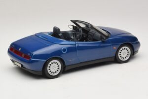 Alfa Romeo Spider 916 Niebieski Maisto 1:18 31831 Metal — zdjęcie 3 z 8