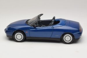 Alfa Romeo Spider 916 Niebieski Maisto 1:18 31831 Metal — zdjęcie 4 z 8
