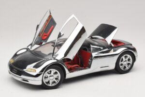 Audi Avus Quattro Chrome Silver Revell 1:18 08830 Metal — zdjęcie 2 z 8