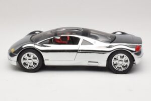 Audi Avus Quattro Chrome Silver Revell 1:18 08830 Metal — zdjęcie 4 z 8