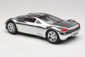 Audi Avus Quattro Chrome Silver Revell 1:18 08830 Metal — zdjęcie 7 z 8