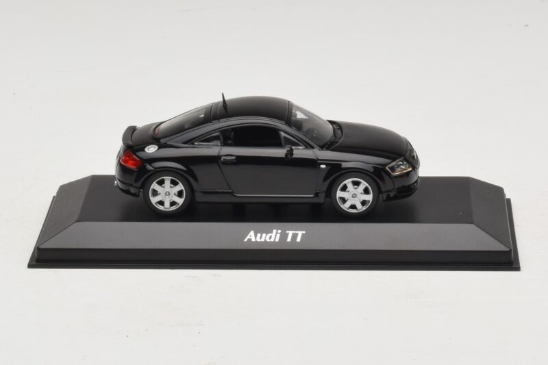 Audi TT 8N Czarny Maxichamps 1:43 940017221 Metal
