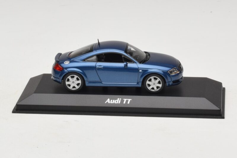 Audi TT 8N Niebieski Metalik Maxichamps 1:43 940017220 Metal