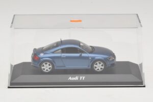 Audi TT 8N Niebieski Metalik Maxichamps 1:43 940017220 Metal — zdjęcie 4 z 5