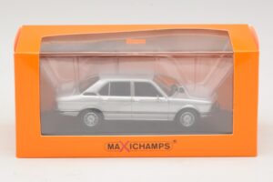 BMW 520 E12 Srebrny Maxichamps 1:43 940023000 Metal — zdjęcie 5 z 5