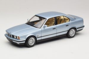 BMW 535i E34 Jasnoniebieski Metalik Minichamps 1:18 100024007 Metal