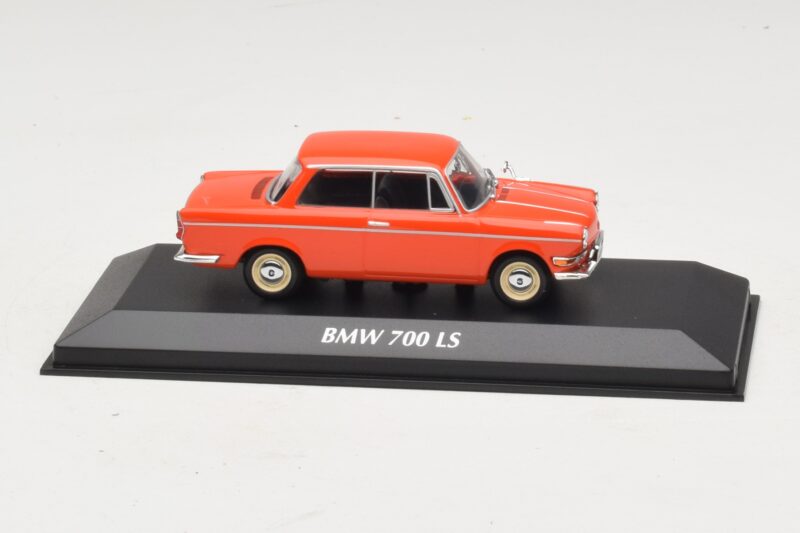 BMW 700 LS Czerwony Maxichamps 1:43 940023701 Metal