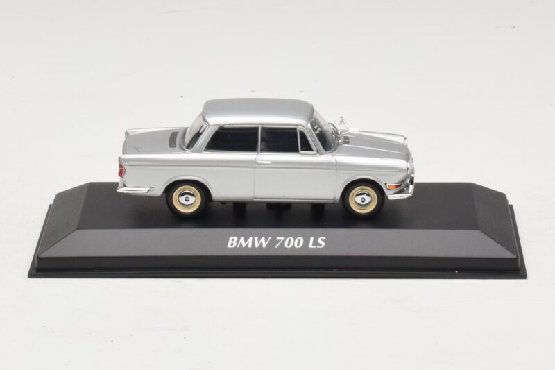 BMW 700 LS Srebrny Maxichamps 1:43 940023700 Metal