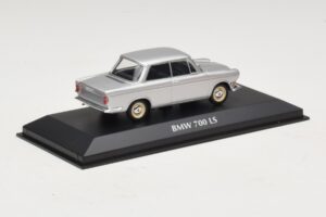 BMW 700 LS Srebrny Maxichamps 1:43 940023700 Metal — zdjęcie 2 z 5