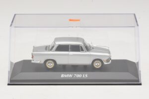 BMW 700 LS Srebrny Maxichamps 1:43 940023700 Metal — zdjęcie 4 z 5
