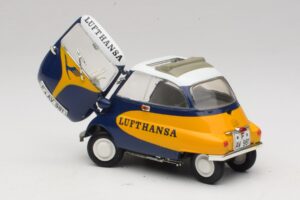 BMW Isetta 250 Lufthansa Revell 1:18 08926 Metal — zdjęcie 5 z 8