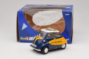 BMW Isetta 250 Lufthansa Revell 1:18 08926 Metal — zdjęcie 8 z 8