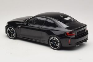 BMW M2 F87 Czarny Metalik Minichamps 1:18 155026100 Metal — zdjęcie 5 z 6