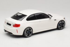 BMW M2 F87 Biały Minichamps 1:18 155026104 Metal — zdjęcie 2 z 6