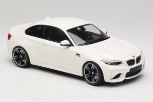 BMW M2 F87 Biały Minichamps 1:18 155026104 Metal — zdjęcie 4 z 6