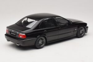 BMW M5 E39 Czarny KK-Scale 1:18 KKDC181623 Metal — zdjęcie 2 z 6