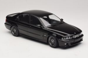 BMW M5 E39 Czarny KK-Scale 1:18 KKDC181623 Metal — zdjęcie 4 z 6