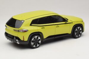 BMW XM G09 Żółty Minichamps 1:18 110023302 Metal — zdjęcie 3 z 8