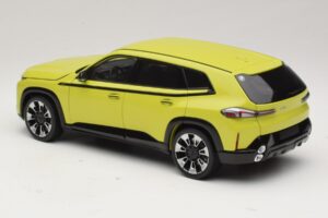 BMW XM G09 Żółty Minichamps 1:18 110023302 Metal — zdjęcie 7 z 8