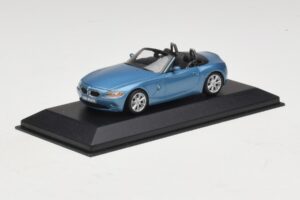 BMW Z4 E85 Jasnoniebieski Metalik Zastępcze Pudełko Minichamps 1:43 80420144054-R1 Metal — zdjęcie 2 z 5