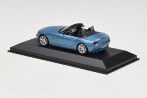 BMW Z4 E85 Jasnoniebieski Metalik Zastępcze Pudełko Minichamps 1:43 80420144054-R1 Metal — zdjęcie 3 z 5