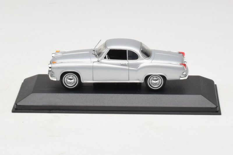 Borgward Isabella Coupe Srebrny Minichamps 1:43 400096031 Metal