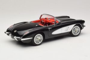 Chevrolet Corvette C1 Tuxedo Black AUTOart 1:18 71142 Metal — zdjęcie 3 z 8