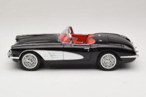 Chevrolet Corvette C1 Tuxedo Black AUTOart 1:18 71142 Metal — zdjęcie 4 z 8