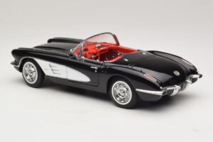 Chevrolet Corvette C1 Tuxedo Black AUTOart 1:18 71142 Metal — zdjęcie 7 z 8