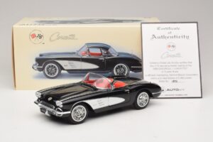Chevrolet Corvette C1 Tuxedo Black AUTOart 1:18 71142 Metal — zdjęcie 8 z 8