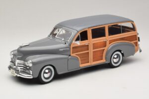 Chevrolet Fleetmaster Woody Szary Maisto 1:18 31854 Metal