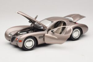 Chrysler Atlantic Beżowy Guiloy 1:18 68570 Metal — zdjęcie 2 z 8