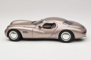 Chrysler Atlantic Beżowy Guiloy 1:18 68570 Metal — zdjęcie 4 z 8