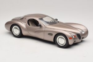Chrysler Atlantic Beżowy Guiloy 1:18 68570 Metal — zdjęcie 6 z 8