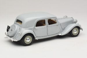 Citroen 15CV Six Szary Maisto 1:18 31837 Metal — zdjęcie 3 z 8