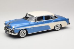 DeSoto Fireflite Sedan Niebieski Metalik & Kremowy KK-Scale 1:18 KKDC181544 Metal