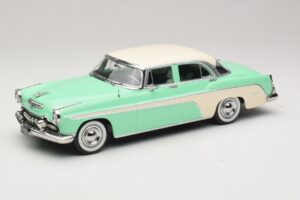 DeSoto Fireflite Sedan Jasnozielony & Kremowy KK-Scale 1:18 KKDC181543 Metal