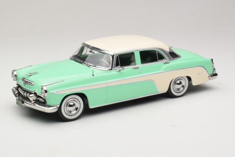 DeSoto Fireflite Sedan Jasnozielony & Kremowy KK-Scale 1:18 KKDC181543 Metal