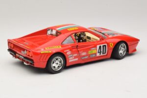 Ferrari 288 GTO #40 Czerwony Bburago 1:18 3027-P4 Metal — zdjęcie 3 z 8