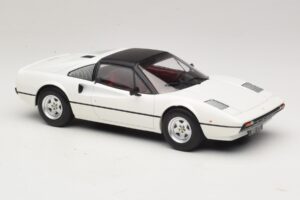 Ferrari 308 GTS Biały MCG 1:18 MCG18664 Metal — zdjęcie 4 z 6