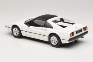 Ferrari 308 GTS Biały MCG 1:18 MCG18664 Metal — zdjęcie 5 z 6