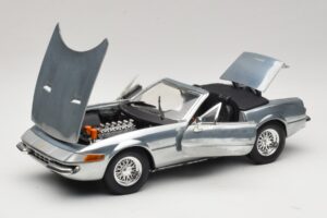 Ferrari 365 GTS Chrome Silver Hot Wheels 1:18 25738 Metal — zdjęcie 2 z 8
