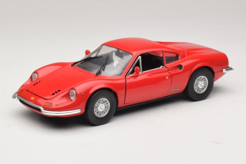 Ferrari Dino 246 Czerwony Majorette 1:18 5271 Metal