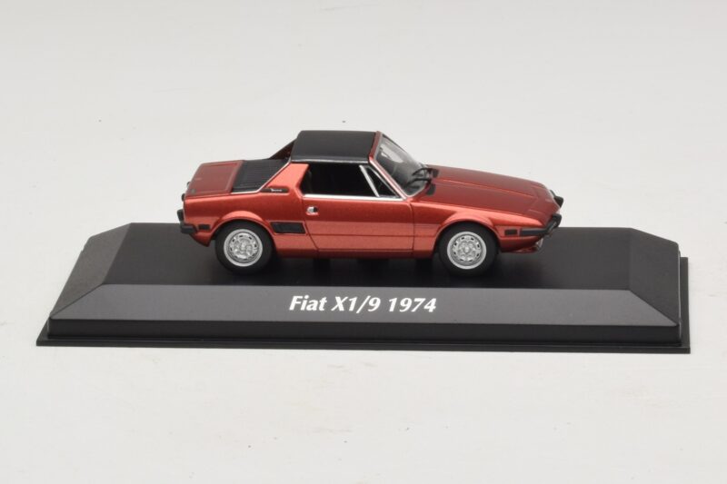 Fiat X1/9 Czerwony Maxichamps 1:43 Fiat X1/9 Czerwony Maxichamps 1:43 940121662 Metal